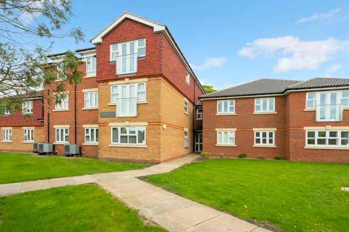 2 Bedroom Apartment To Rent In Chaldon Road Caterham, CR3
