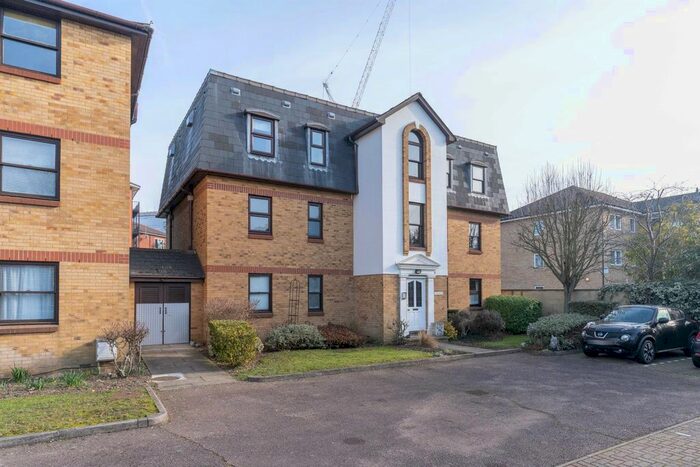 1 Bedroom Flat To Rent In Cygnet Court, Bishops Stortford, Herts, CM23