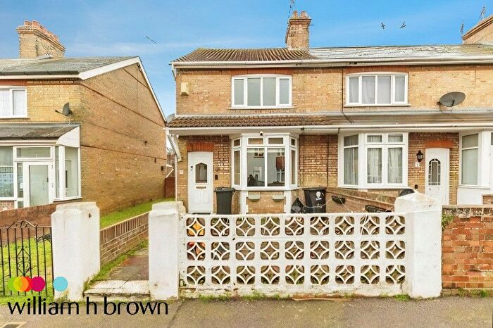 2 Bedroom Property To Rent In Carrs Road, Clacton-On-Sea, CO15