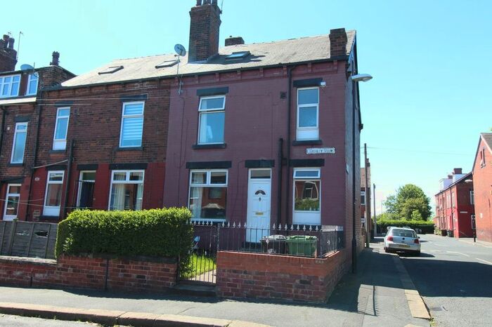 2 Bedroom Detached House To Rent In Henley View, Leeds, West Yorkshire, LS13