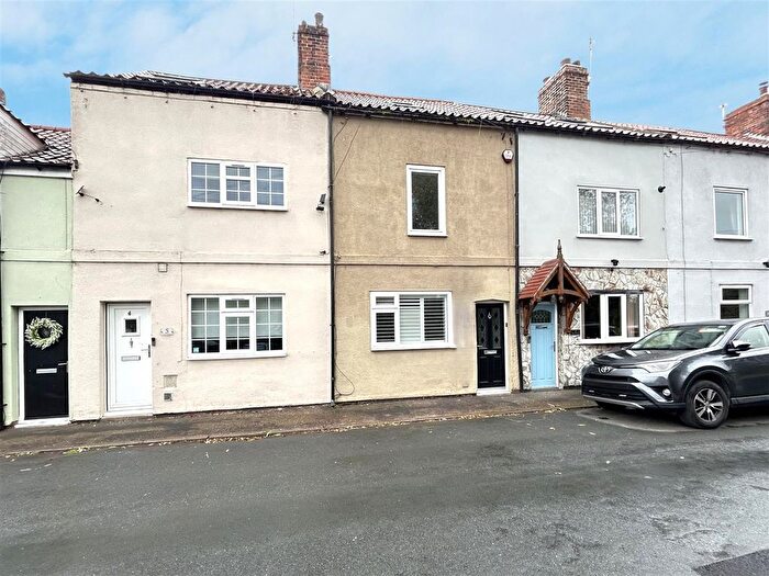 3 Bedroom Terraced House For Sale In Moor Road, Rawcliffe Bridge, Goole, DN14
