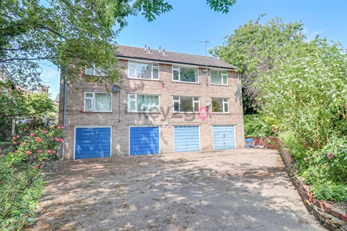 2 Bedroom Flat For Sale In Fitzwalter Road, Sheffield, S2