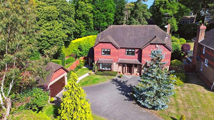 5 Bedroom Detached House For Sale In The Beeches, Chorleywood, WD3