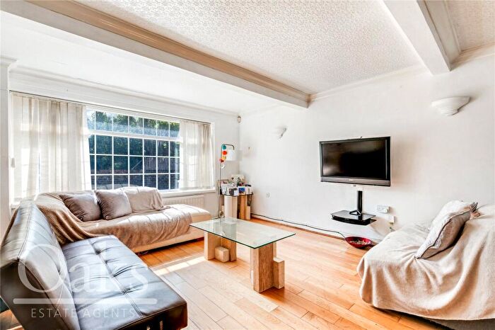 4 Bedroom Bungalow For Sale In Clarence Road, Croydon, CR0