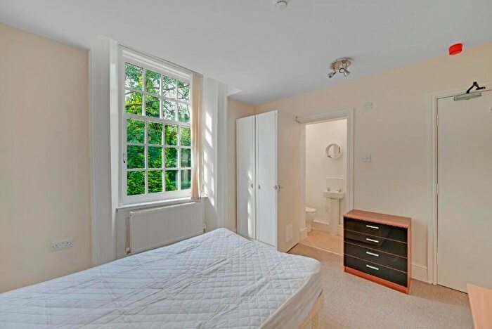 3 Bedroom Flat To Rent In Broomhall Road, Sheffield, S10