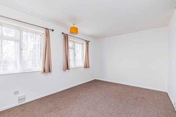 2 Bedroom Apartment To Rent In Havant Road, Farlington, PO6