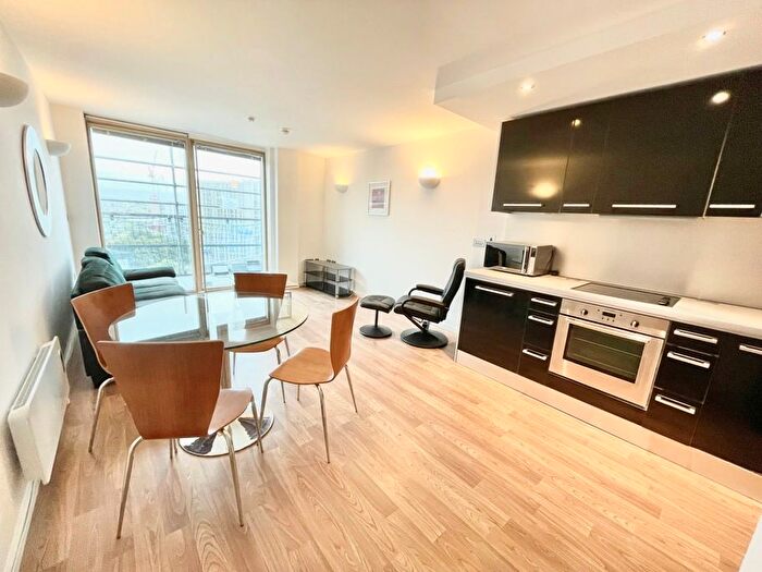 2 Bedroom Flat To Rent In Wellington Street, Leeds, LS1