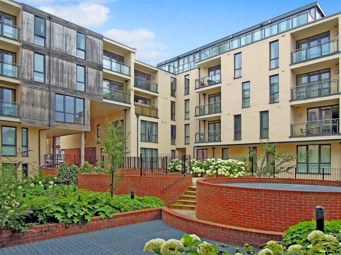 2 Bedroom Flat To Rent In Printing House Square, Martyr Road, Guildford, GU1