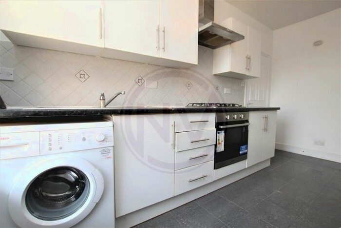 2 Bedroom Flat To Rent In Archway Road, Archway, N6