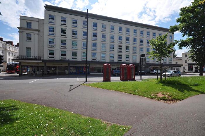 2 Bedroom Flat To Rent In The Space, Clarendon Avenue, CV32