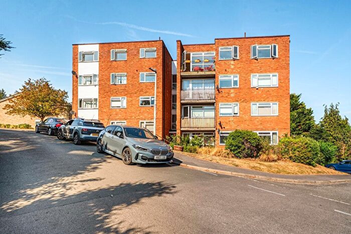 2 Bedroom Apartment For Sale In Croxley Rise, Maidenhead, SL6