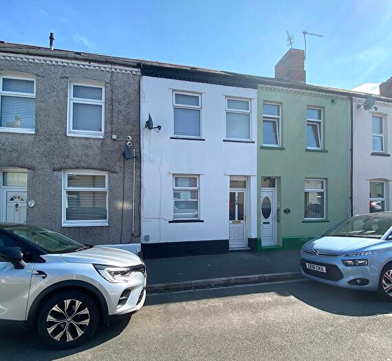 2 Bedroom Terraced House For Sale In Chester Street, Cardiff, CF11