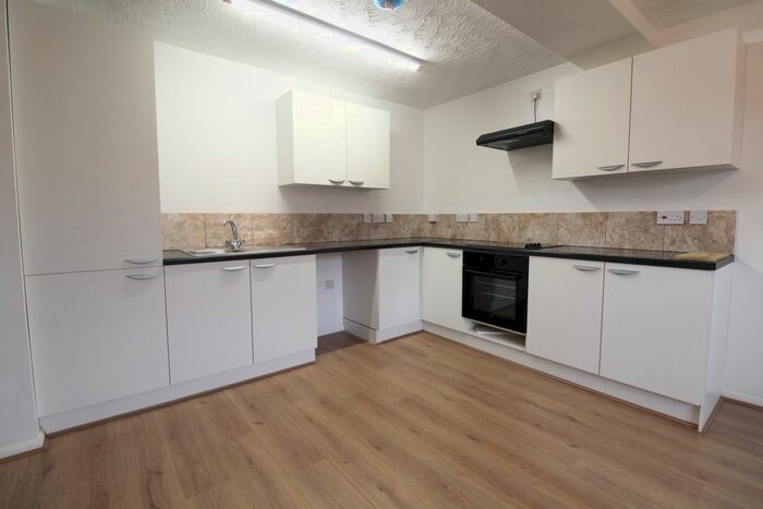 2 Bedroom Flat To Rent In Chapel Street, Stanground, Peterborough, PE2