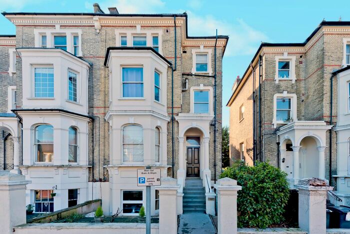 2 Bedroom Flat To Rent In St James Road, Surbiton, Surrey, KT6