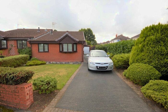 2 Bedroom Bungalow To Rent In Glendale Close, Wolverhampton, West Midlands, WV3