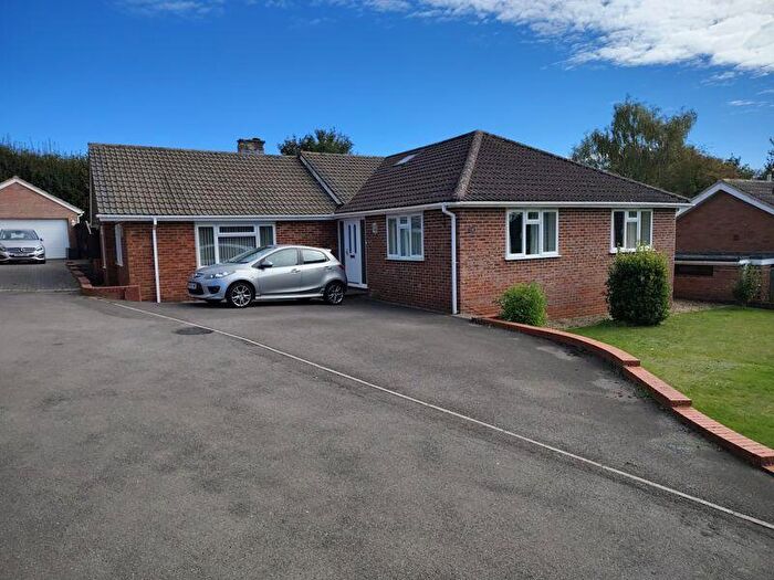 4 Bedroom Detached Bungalow For Sale In Coach Ride, Marlow, SL7