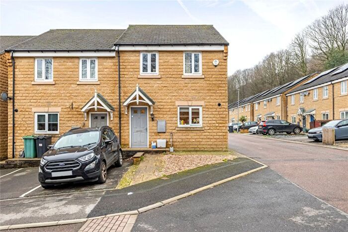 3 Bedroom End Terrace House For Sale In Mill View, Milnsbridge, Huddersfield, HD3
