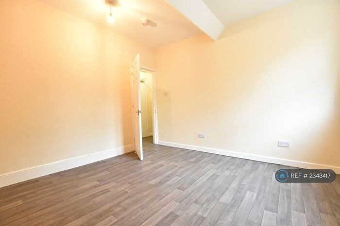 1 Bedroom Flat To Rent In Crescent Road, Luton, LU2