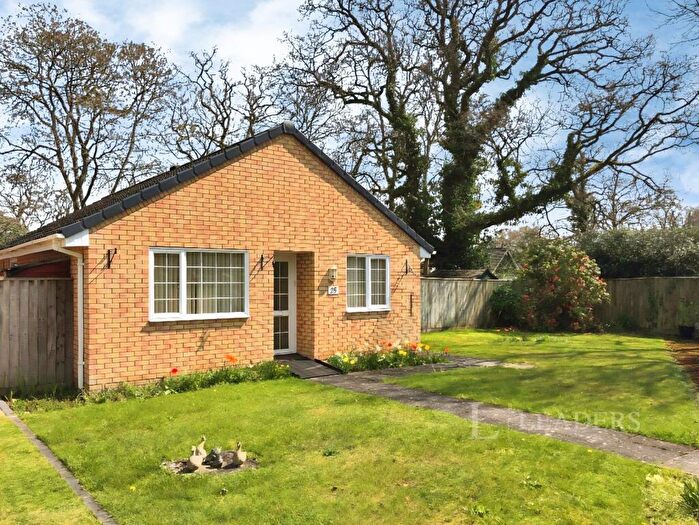 2 Bedroom Bungalow To Rent In Thetchers Close, BH25