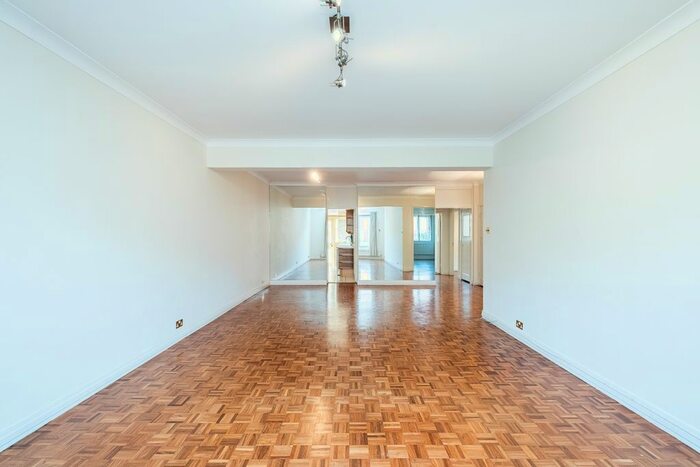 3 Bedroom Flat To Rent In Princes Gate, London, SW7