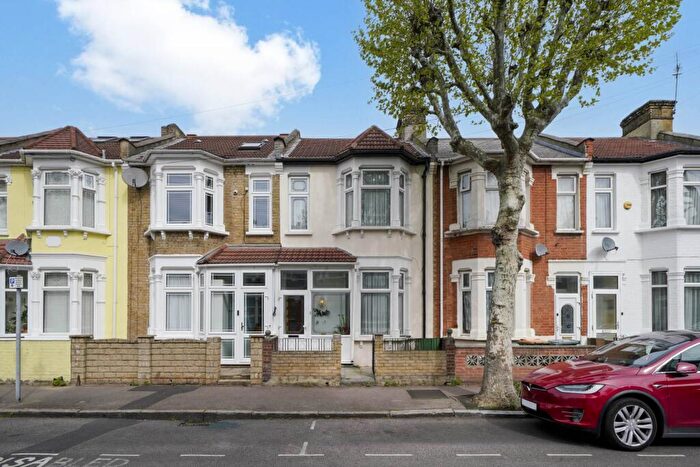 3 Bedroom Terraced House For Sale In Rosebery Avenue, London, E12