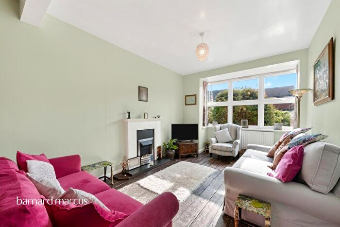 4 Bedroom Semi Detached House For Sale In Douglas Road, Surbiton, KT6