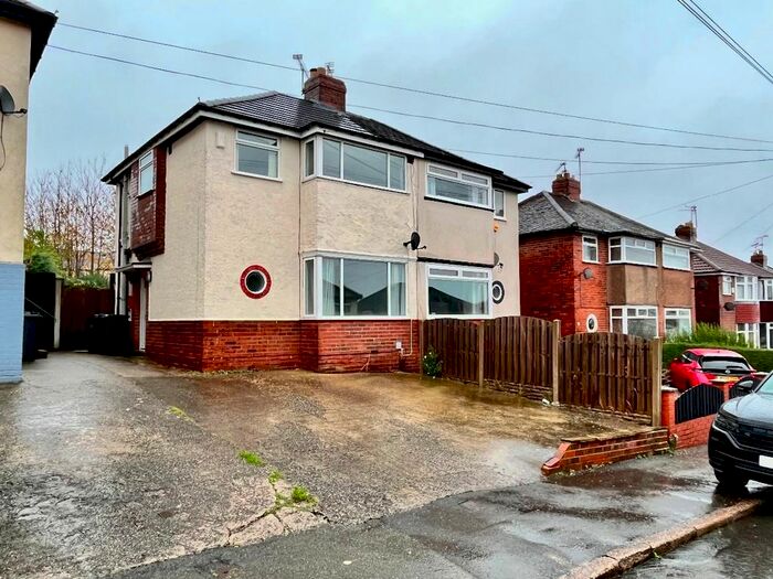 3 Bedroom Semi-Detached House To Rent In Sharrard Grove, Sheffield, S12