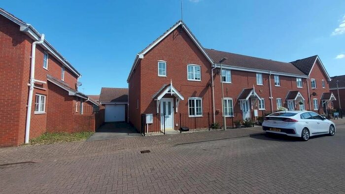 3 Bedroom Semi-Detached House To Rent In Garlandstone Walk, Hempsted, Gloucester, GL2