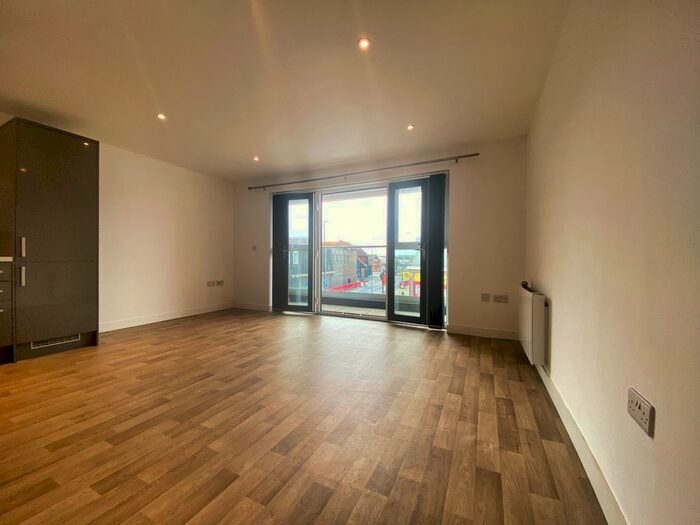 1 Bedroom Flat To Rent In High Street, Uckfield TN22