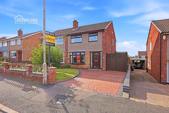 3 Bedroom Semi-Detached House For Sale In Raylawn St, Mansfield, NG18