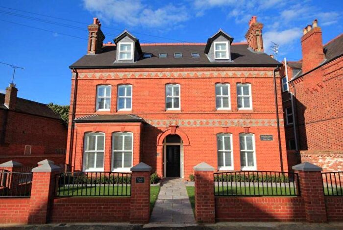 1 Bedroom Apartment To Rent In Castle Crescent, Reading, RG1