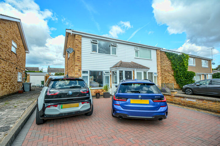 3 Bedroom Semi-Detached House To Rent In Montrose Close, Stamford, PE9