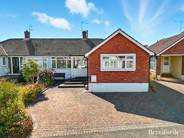 3 Bedroom Bungalow For Sale In Jacqueline Gardens, Billericay, CM12
