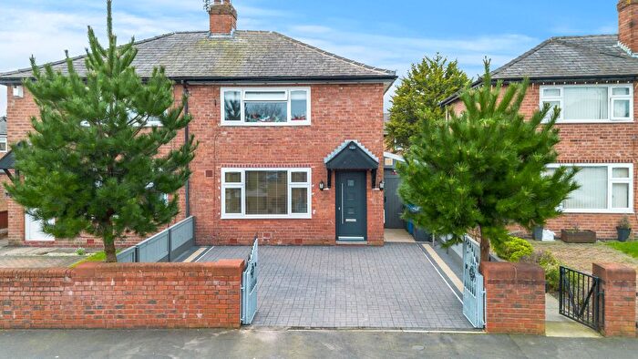 3 Bedroom Semi-Detached House For Sale In Sinclair Avenue, Warrington, WA2