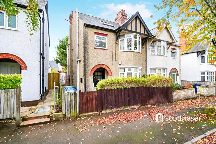 2 Bedroom Flat To Rent In Stephen Road, Headington, Oxford, OX3