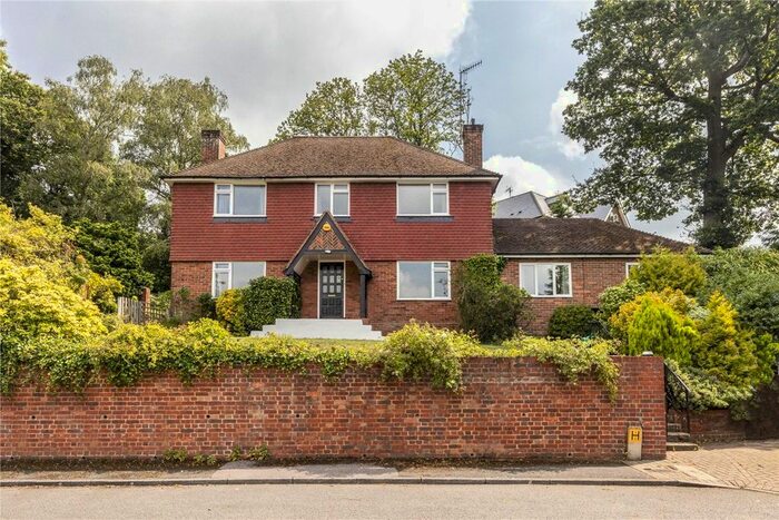 5 Bedroom Property To Rent In Kingswood Close, St. Georges Hill, Weybridge, KT13
