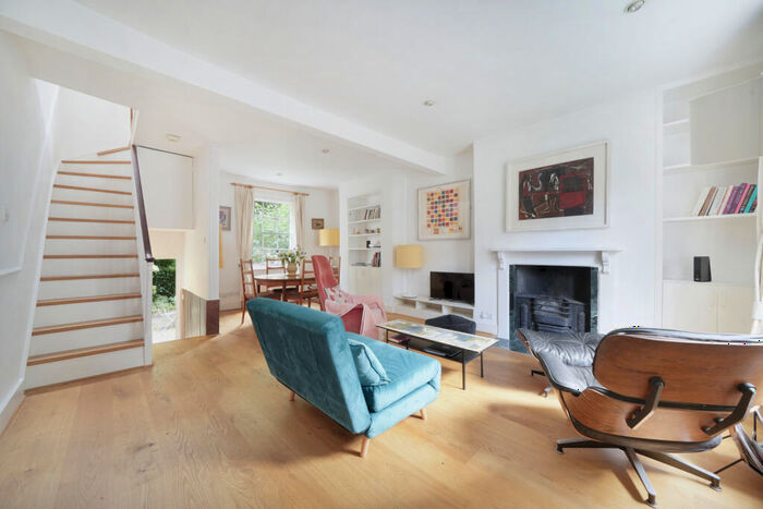 2 Bedroom Terraced House To Rent In Halton Road, Islington, N1