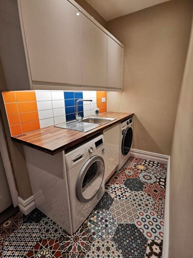 4 Bedroom House To Rent In Cromwell Street, Mount Pleasant, Swansea, SA1