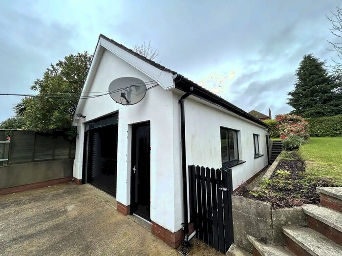 Houses to rent in Cabin Hill Gardens, BT5, Belfast