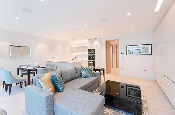 2 Bedroom Flat To Rent In Curzon Street, Mayfair, London, W1J