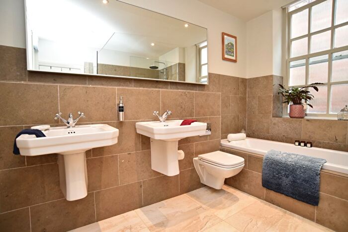 4 Bedroom Terraced House For Sale In Waterside, Knaresborough, HG5