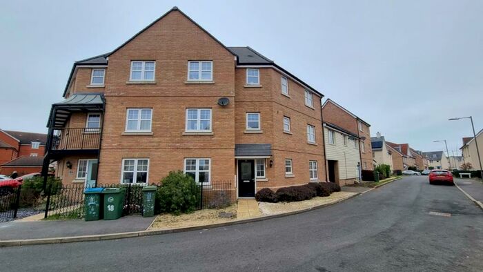 4 Bedroom Town House To Rent In Carrick Street, Aylesbury, HP18