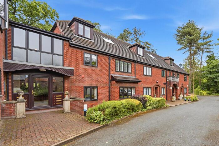 2 Bedroom Apartment For Sale In Victoria Road, Macclesfield, SK10