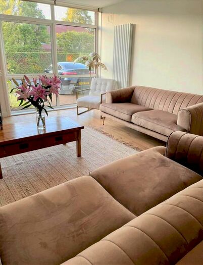 3 Bedroom Semi-Detached House To Rent In Barnton Park View, Edinburgh, EH4