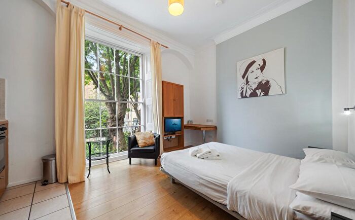 Studio To Rent In Cartwright Gardens, Bloomsbury, London, WC1H