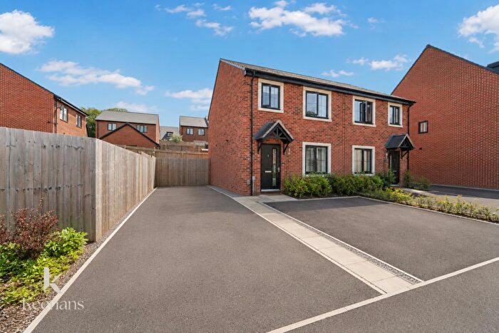 3 Bedroom Semi Detached House For Sale In Seymour Close, Rossendale, BB4
