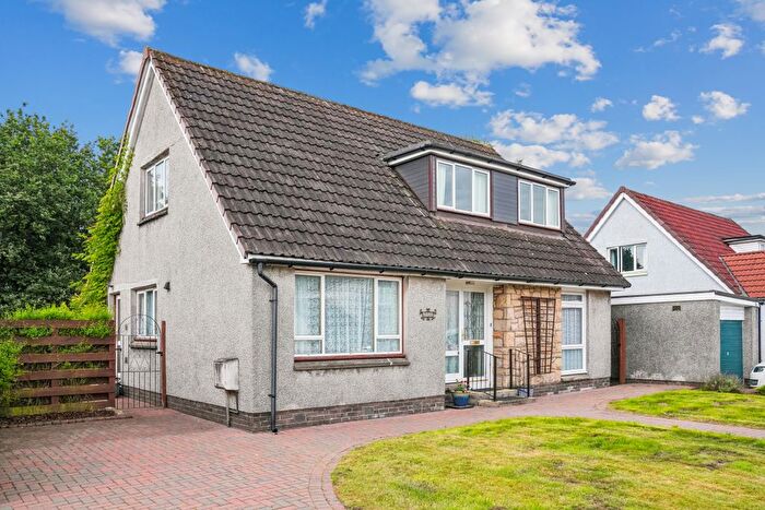 3 Bedroom Detached House For Sale In Braehead, Alloa, FK10