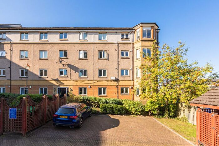 2 Bedroom Flat For Sale In / Easter Dalry Road, Edinburgh, EH11
