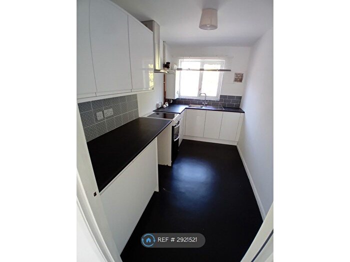 2 Bedroom Maisonette To Rent In Shipley Walk, Derby, DE24