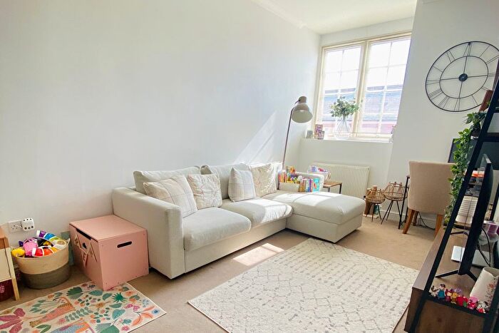 1 Bedroom Flat To Rent In Beningfield Drive, London Colney, St. Albans, AL2